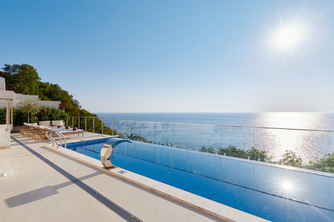 Private pool in Ananti Villa