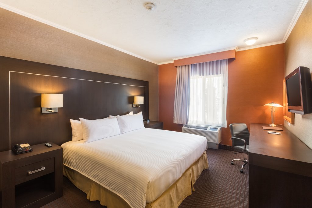 COSUITES SALTILLO HOTEL, an IHG hotel, Saltillo