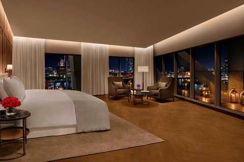 Royal Penthouse â€“ Master Bedroom