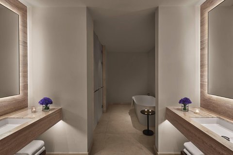 LOFT Suite- Bathroom
