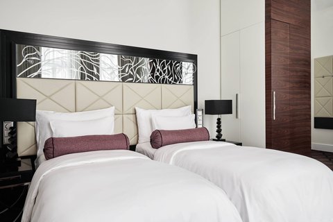 Twin/Twin Guest Room