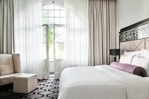 King Superior Guest Room