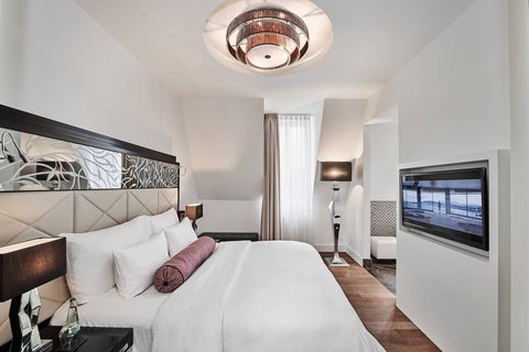 Deluxe Suite Sleeping Area