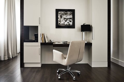 Suite - Work Desk