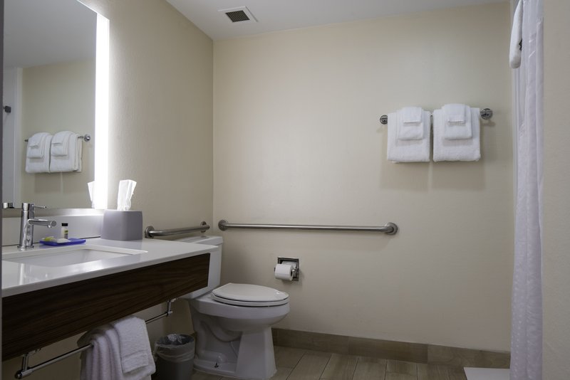 Holiday Inn Express and Suites N. Myrtle Beach-Little River