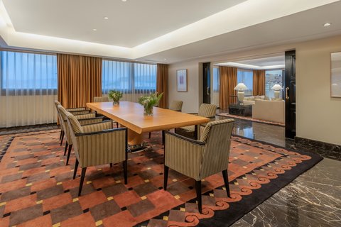 Dining area at the Presidential Suite