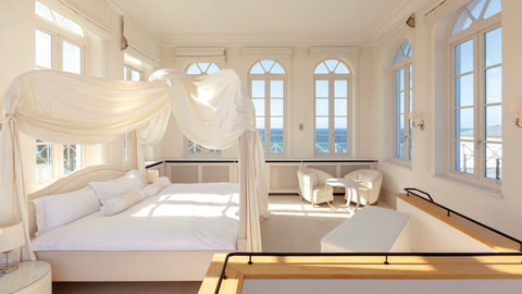 exclusive tower suite 01