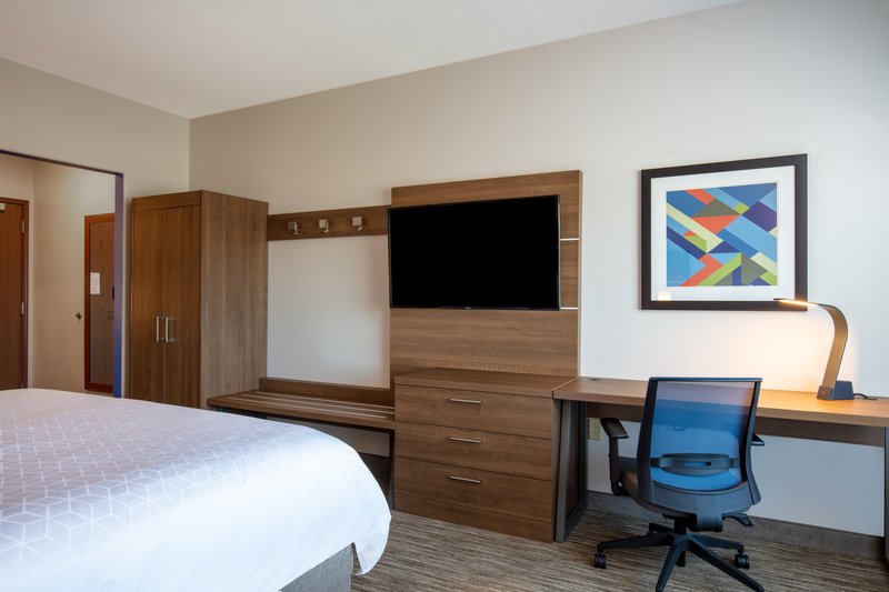 Holiday Inn Express and Suites Beloit