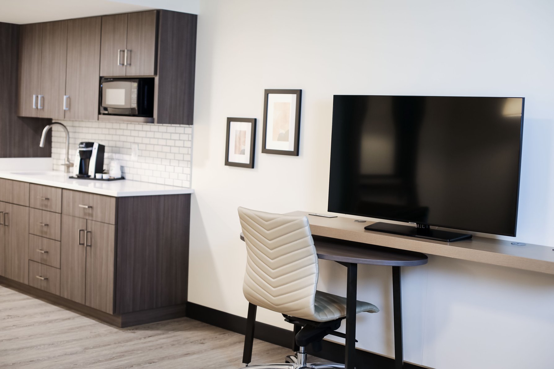 Holiday Inn & Suites St. Cloud Room Type - 2 Queen One Bedroom Suite Courtyard View