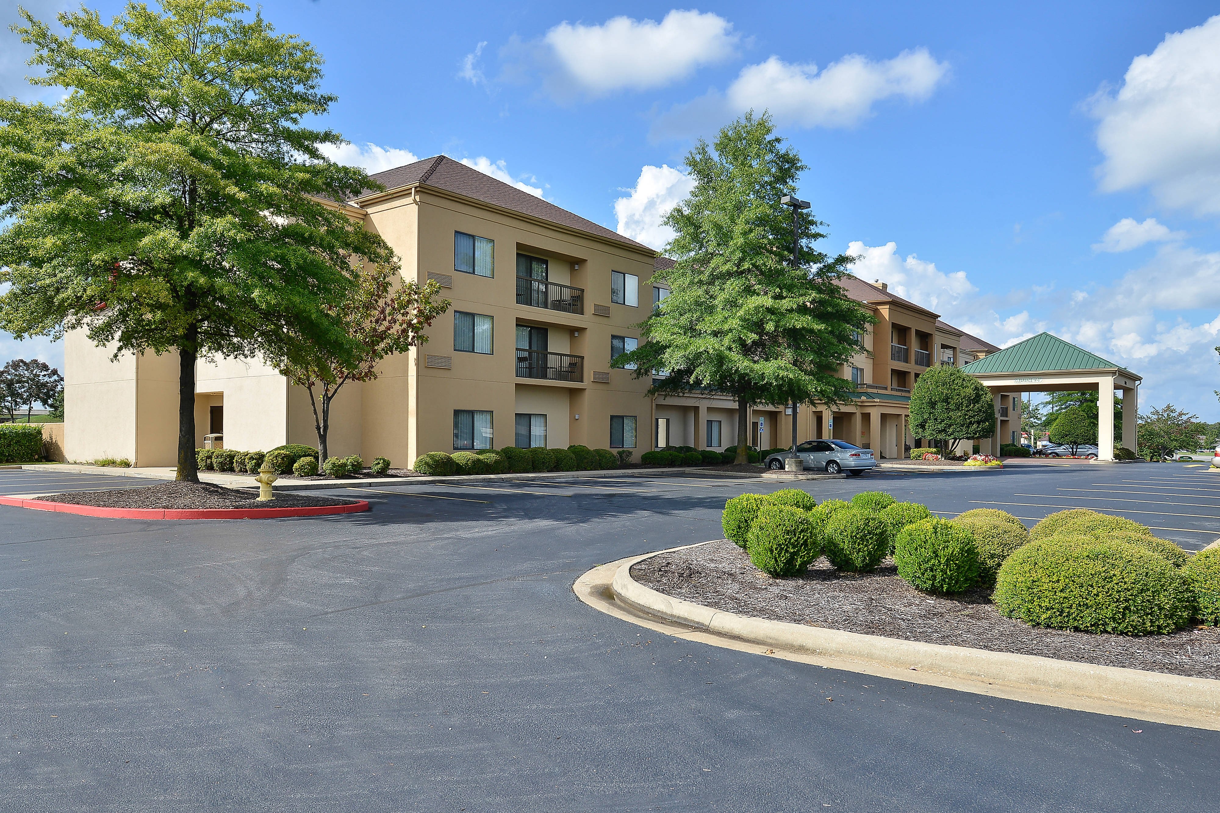 Courtyard Bentonville