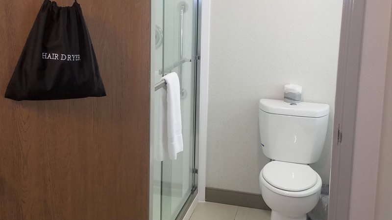 HOLIDAY INN EXP IRWIN