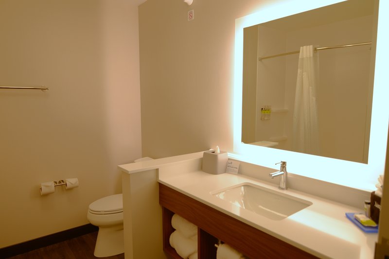 Holiday Inn Express and Suites Onalaska – La Crosse Area