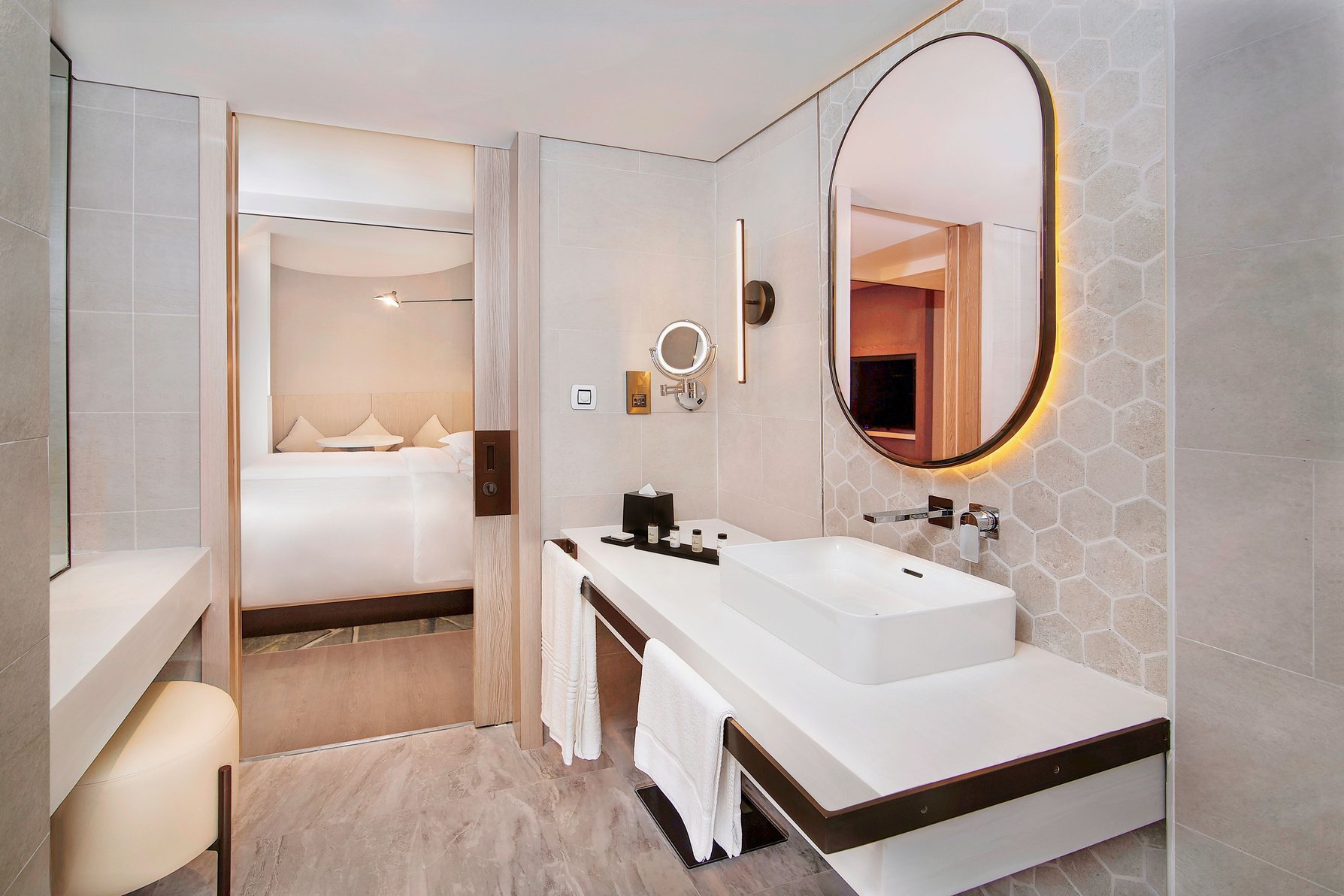 Sheraton Abu Dhabi Hotel & Resort Room Type - Classic Room, Guest room, 2 Twin, Resort view