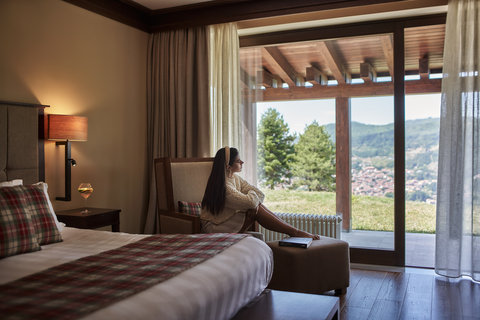 Grand Forest Suite with Metsovo View