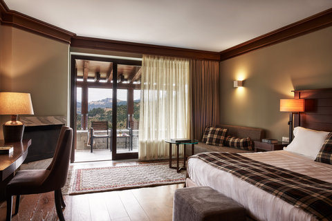 Superior Suite with Mountain View