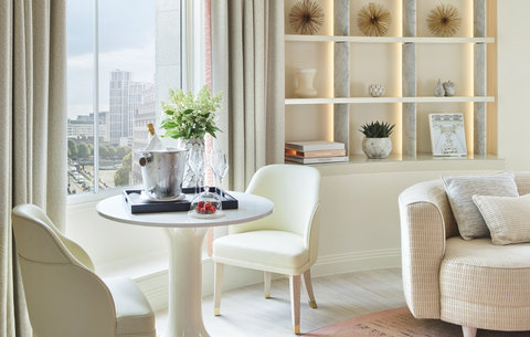 OA Signature Suite Waterloo Bridge