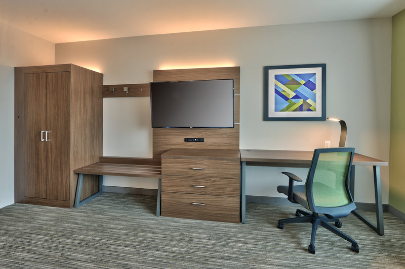 Holiday Inn Express and Suites Albuquerque East