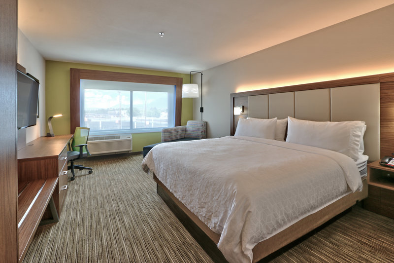 Holiday Inn Express and Suites Albuquerque East
