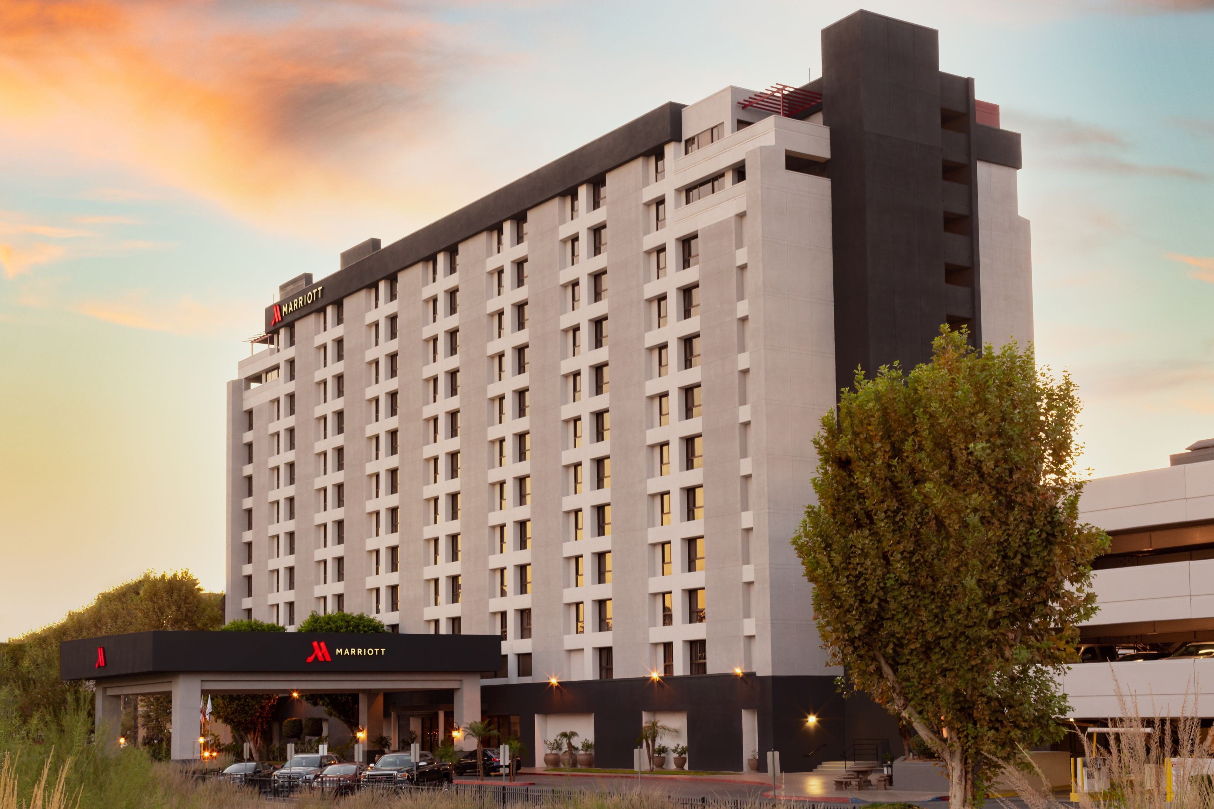 Marriott Riverside at Convention Center