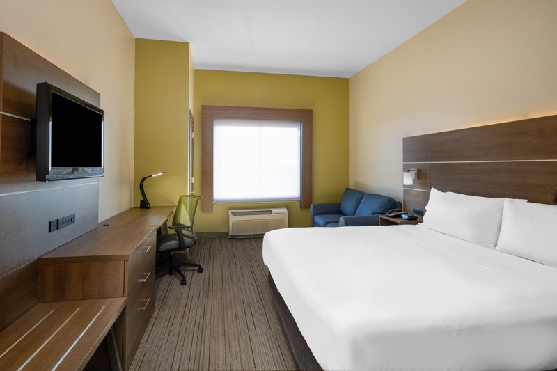 1 KING BED LEISURE NONSMOKING