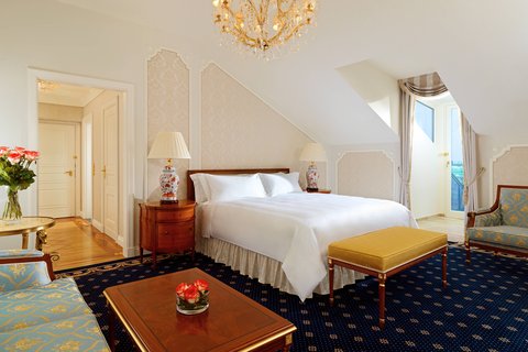 Deluxe Guest Room King Balcony