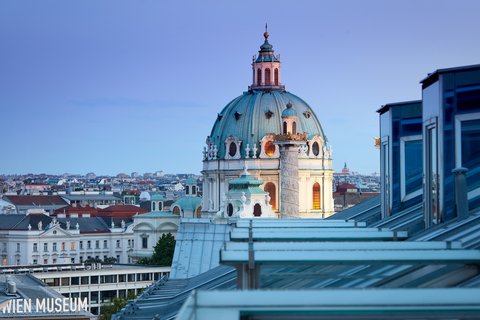 Habitación - Vista a la iglesia de San Carlos