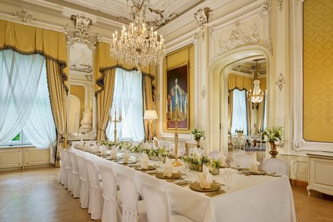 Royal Suite, Gala Dinner