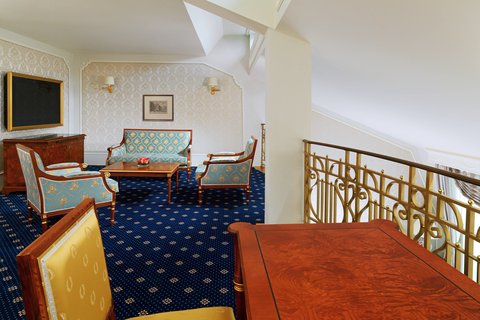 Maisonette Suite - Living Room
