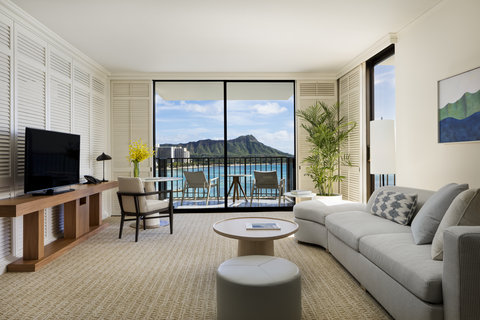 Diamond Head Suite Prime Living Room