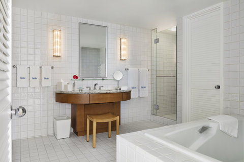 Junior Suite Bathroom