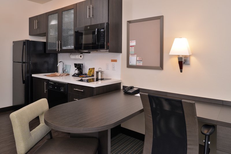 Candlewood Suites Austin Airport
