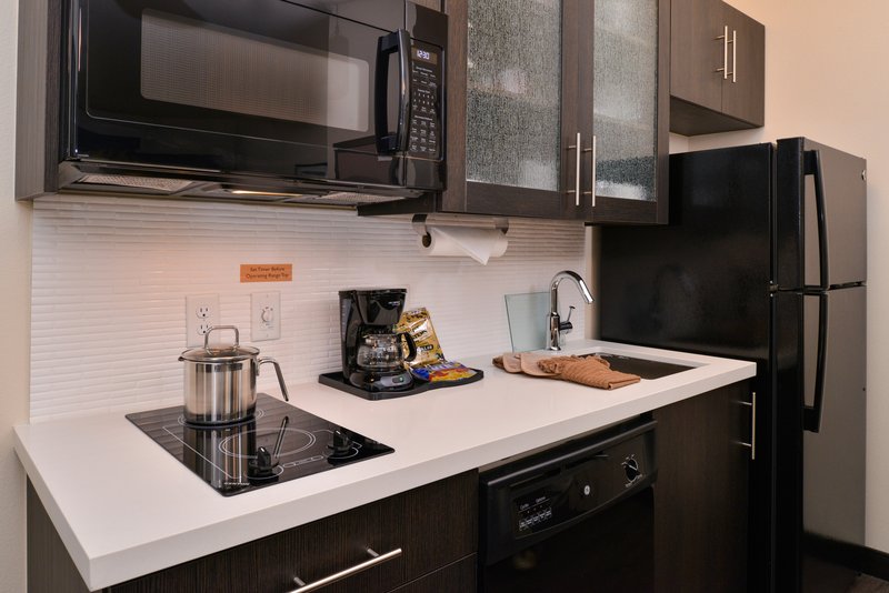 Candlewood Suites Austin Airport