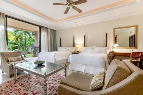 Deluxe Queen/Queen Guest Room