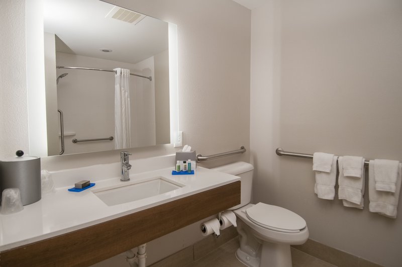 HOLIDAY INN EXP STES OCEAN SPR
