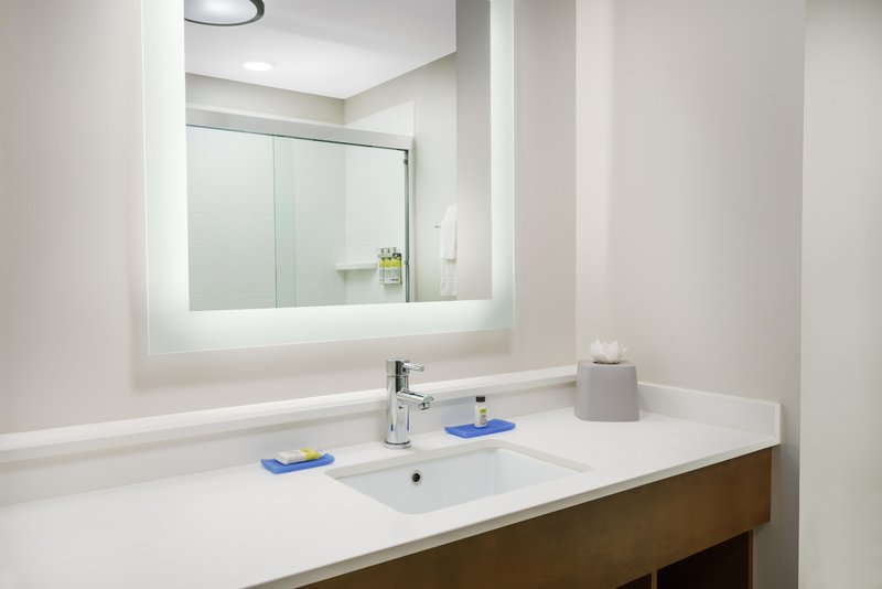 Holiday Inn Express and Suites Oakhurst-Yosemite Park Area