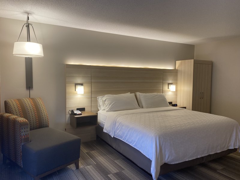 HOLIDAY INN EXP STES LOGANSPOR