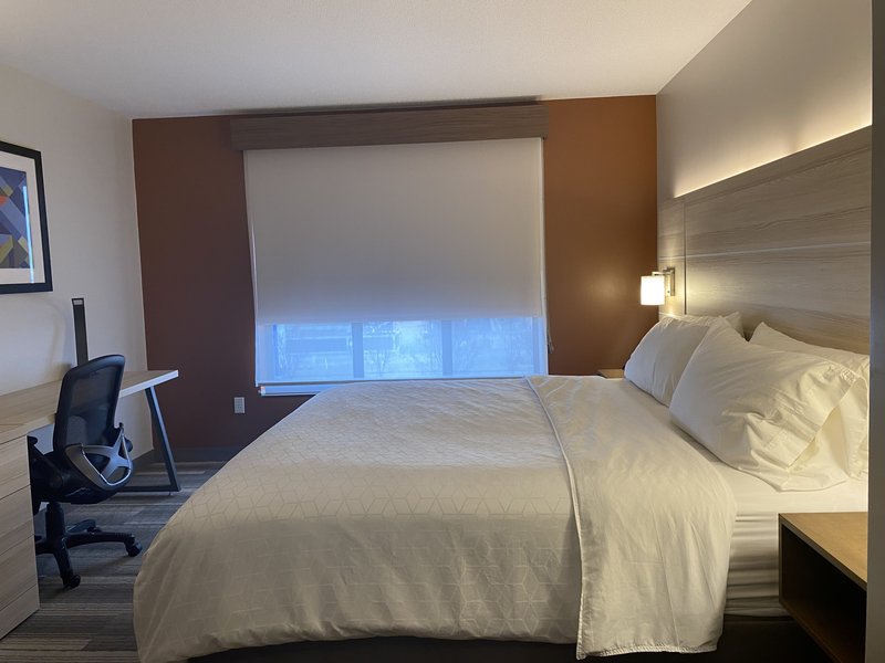 HOLIDAY INN EXP STES LOGANSPOR