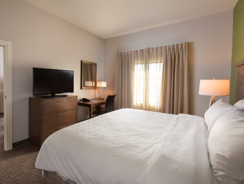 Staybridge Suites Wisconsin Dells – Lake Delton