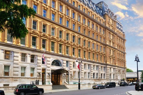 Corinthia London - Entrance