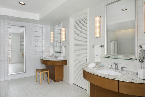 Ocean Suite Ocean Terrace Suite Bathroom