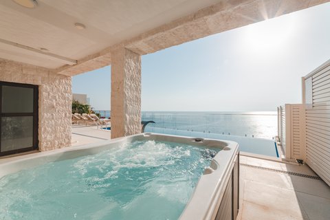Ananti Villa with an individual jacuzzi