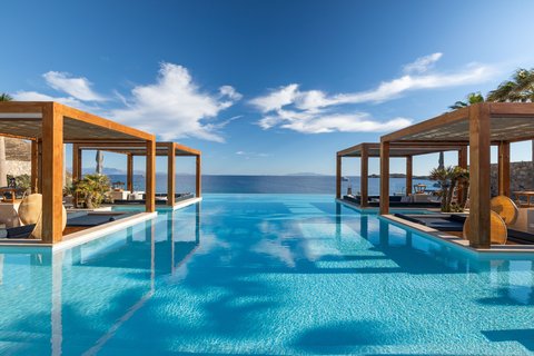 Oasis Pool & Lounge