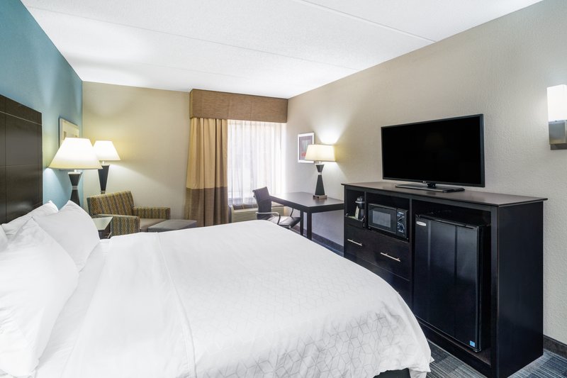 1 KING BED LEISURE NONSMOKING