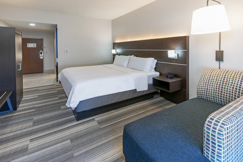 HOLIDAY INN EXP STES PICAYUNE