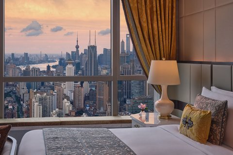 Executive Skyline Room Bedroom