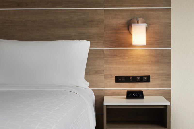 Holiday Inn Express and Suites Gulf Breeze – Pensacola Area
