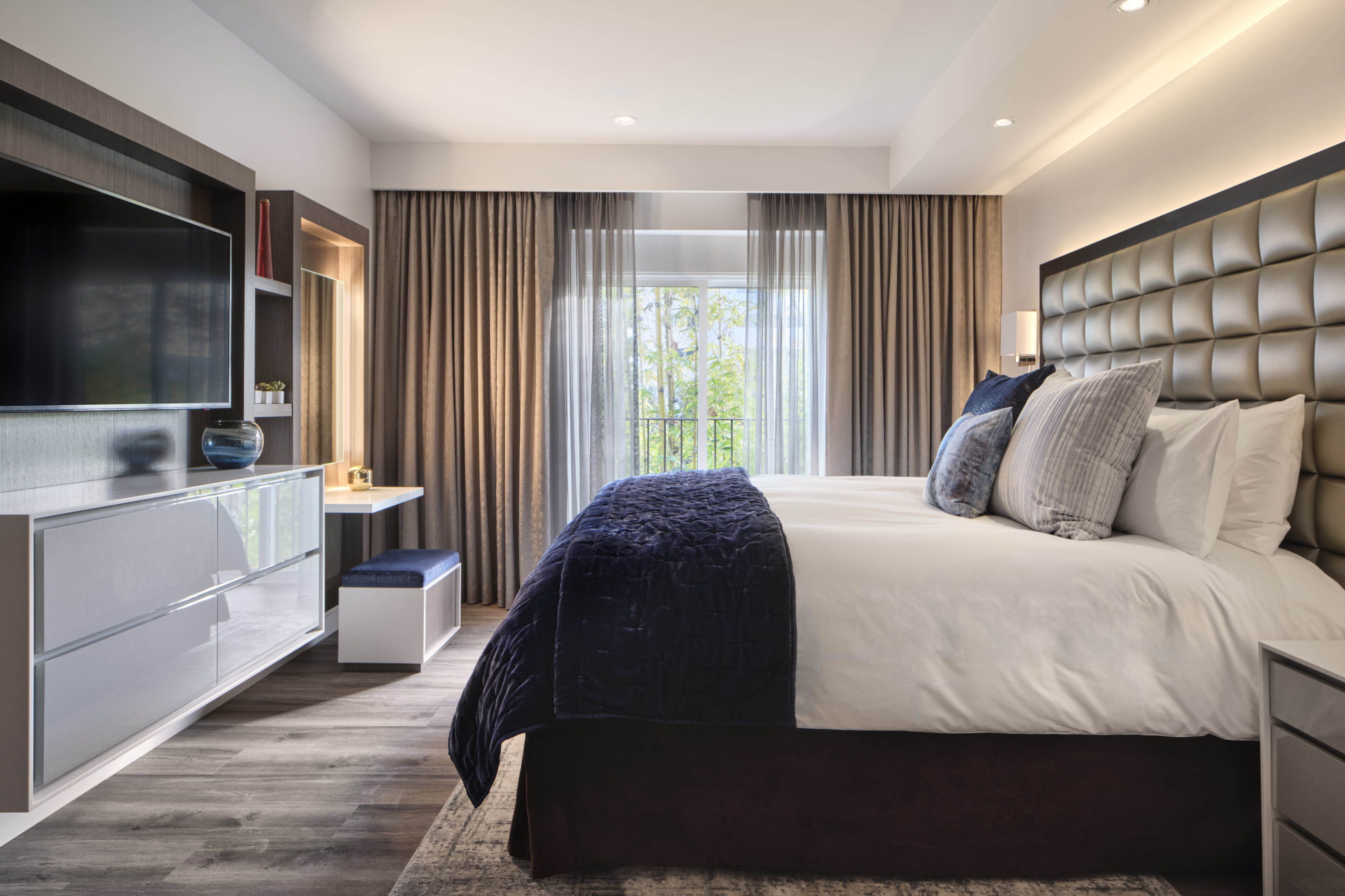 Sunset Marquis
