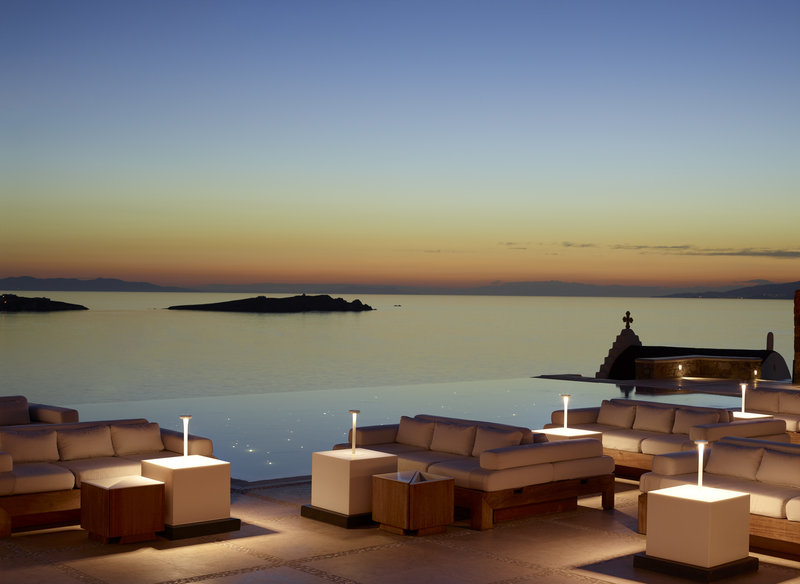 Bill And Coo Suites And Lounge