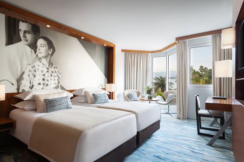 Deluxe Guest Room - Partial Sea View