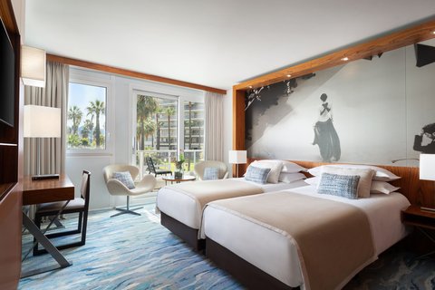 Deluxe Guest Room - Garden View with Balcony